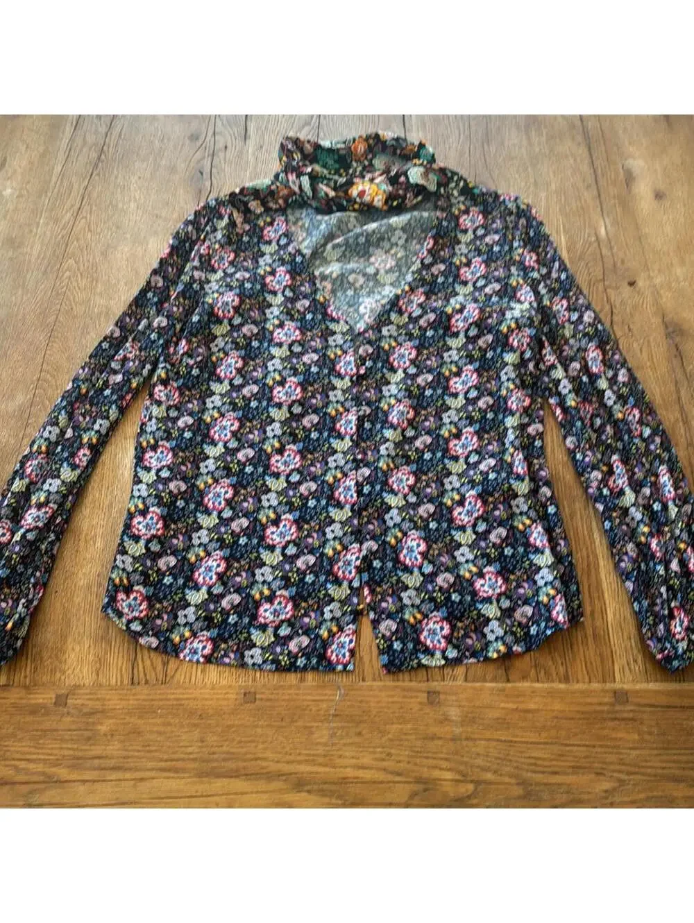 Frame Open Scarf VNeck Long-Sleeve Floral Print Blouse Small